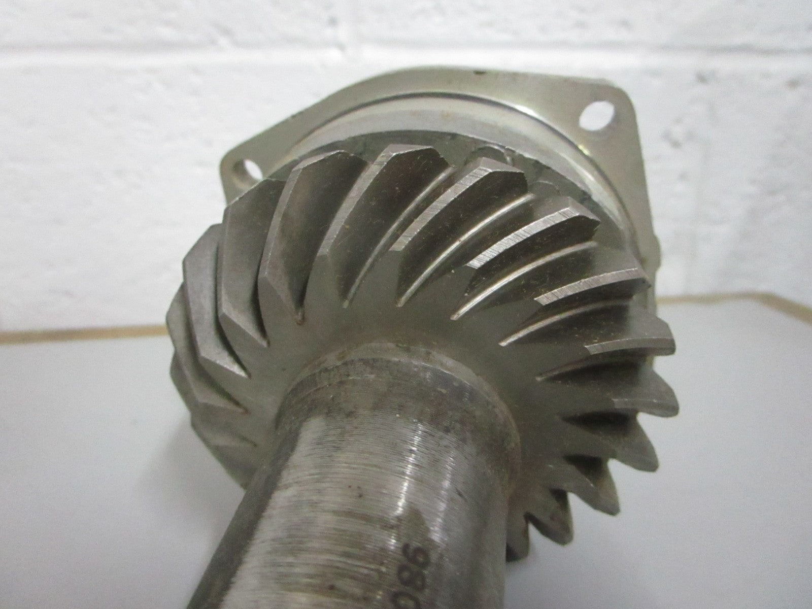 NEW OEM 980754 0980754 OMC Johnson Evinrude Ball Gear & Shaft Assy 0820