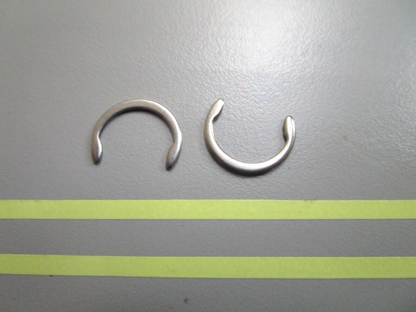 *NEW OEM* (LOT OF 2) 0810 OMC Johnson Evinrude Retaining Ring 318291 0318291