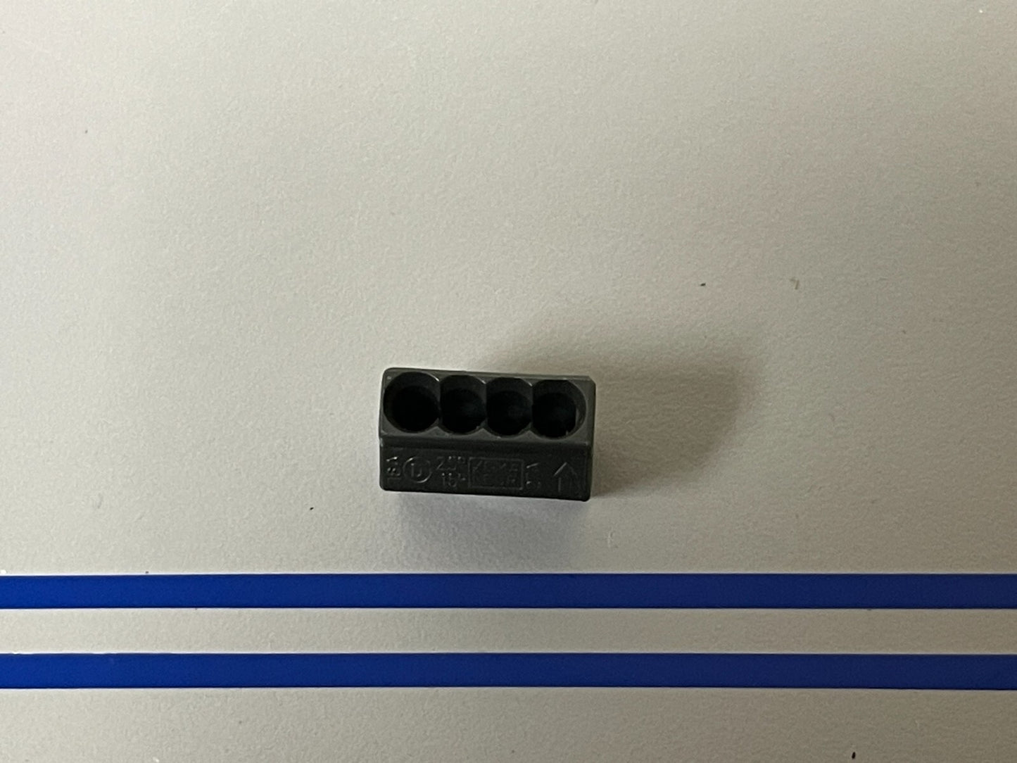 *NEW OEM* 0810 Volvo Penta Cable Clamp 850714