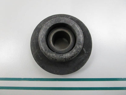NEW OEM 981356 0981356 OMC Johnson Evinrude Rubber Mount Assembly 0810