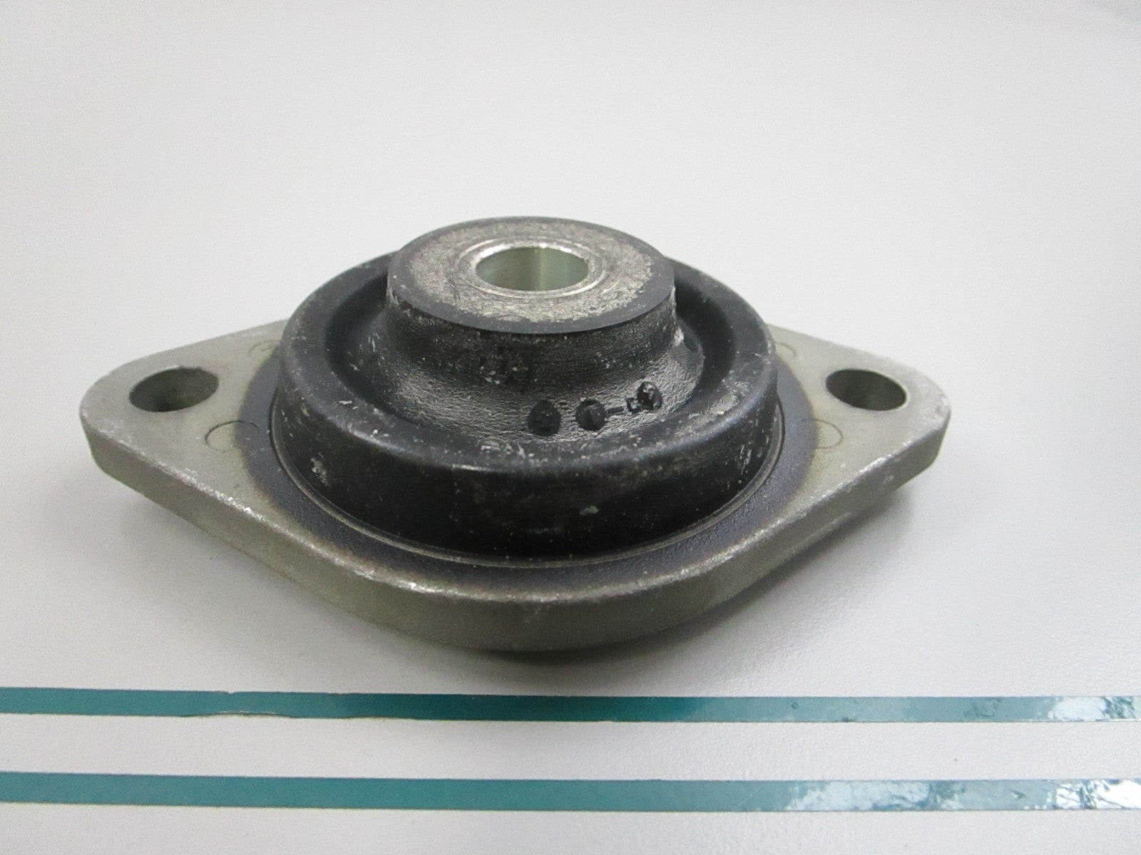 NEW OEM 3853806 Volvo Penta Rubber Cushion 0810
