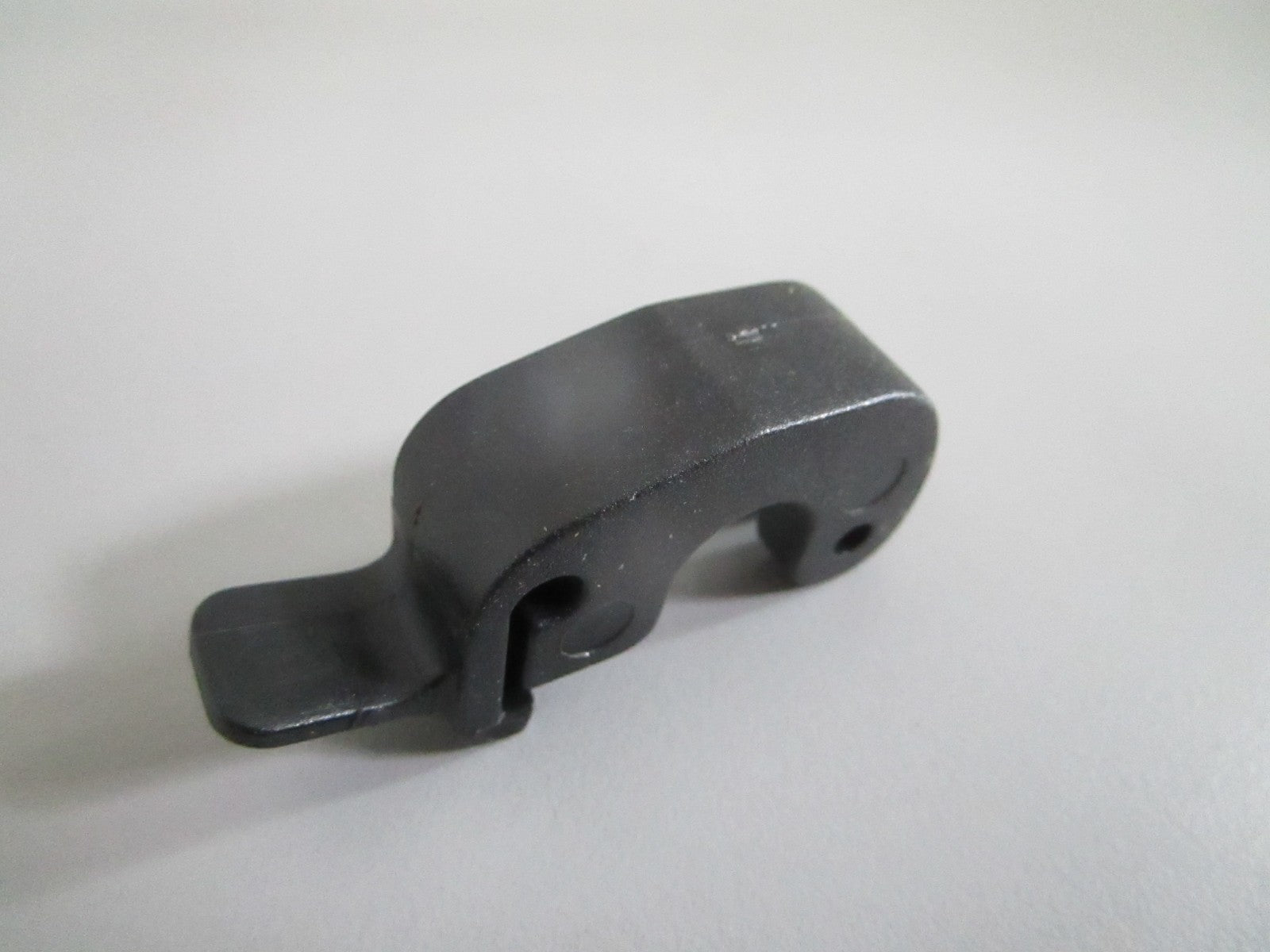 NEW OEM 6E5-48538-00-00 Yamaha Cable Clamp 0820