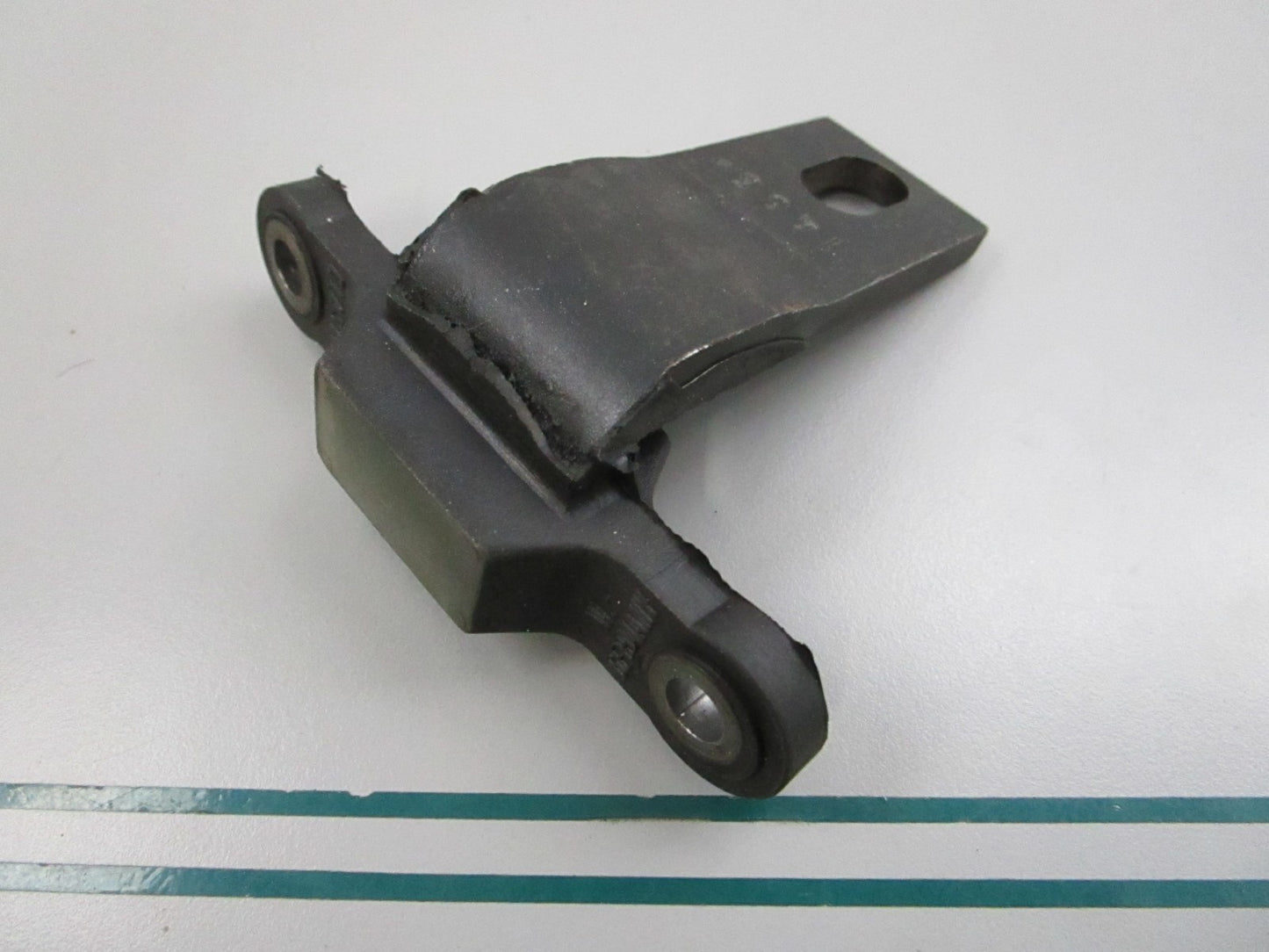 NEW OEM 1152411465 Mercedes-Benz Rubber Mount 0810