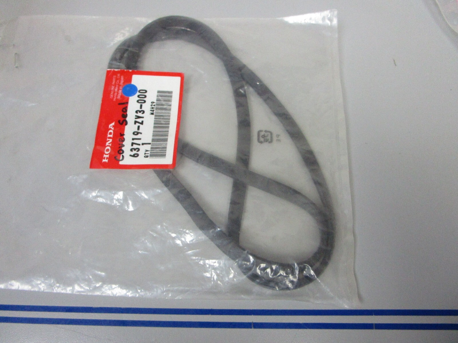 *NEW OEM* 0810 Honda Cover Seal 63719-ZY3-000