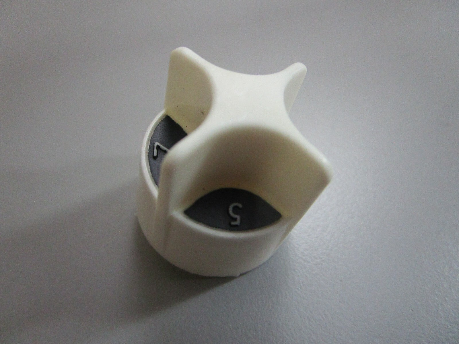 *NEW OEM* 0820 OMC Johnson Evinrude Adjustment Knob 205231 0205231