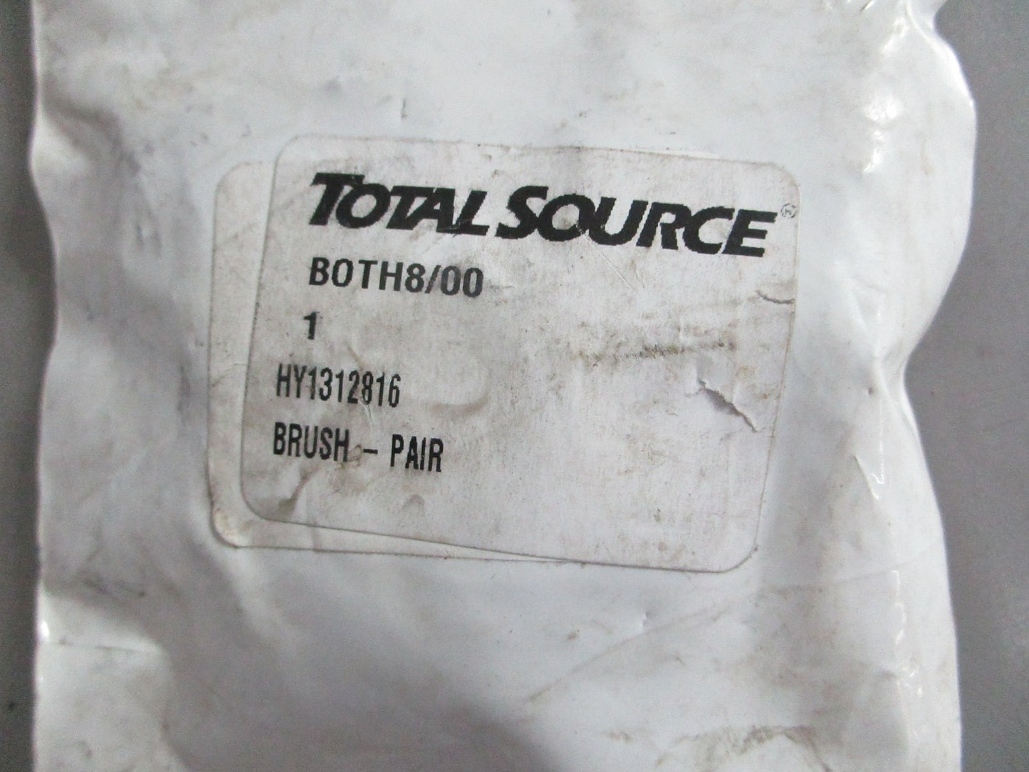 NEW HY1312816 Total Source Brush Pair For: Hyster 0820
