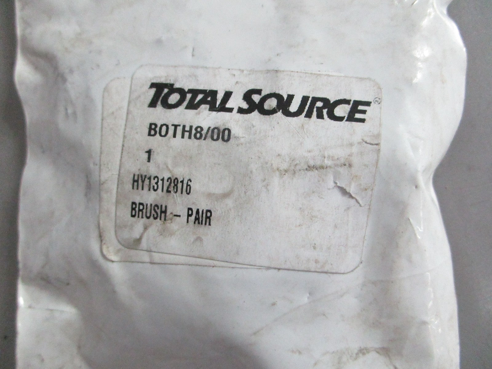 NEW HY1312816 Total Source Brush Pair For: Hyster 0820