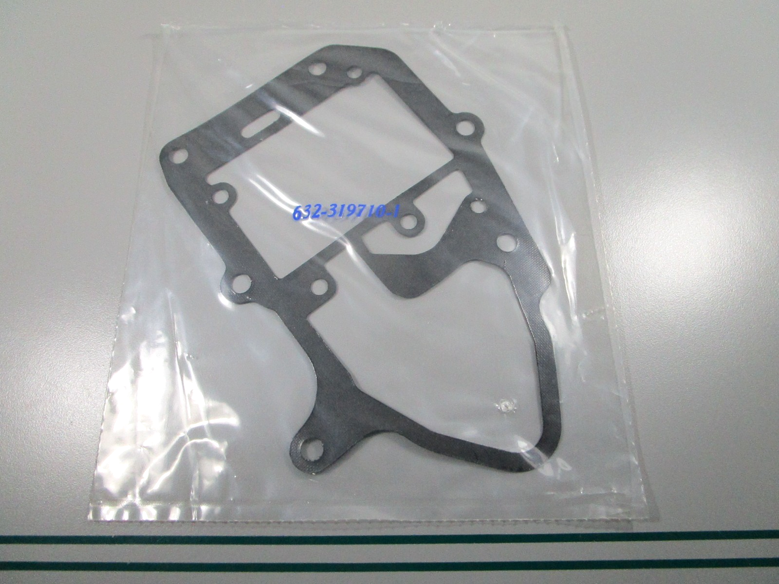 NEW OEM 319710 0319710 OMC Johnson Evinrude Gasket 0810
