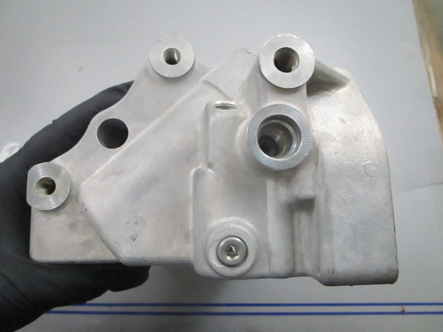 *NEW OEM* 0720 OMC Johnson Evinrude 1982- 1986 Trim Tilt Manifold 391099 0391099