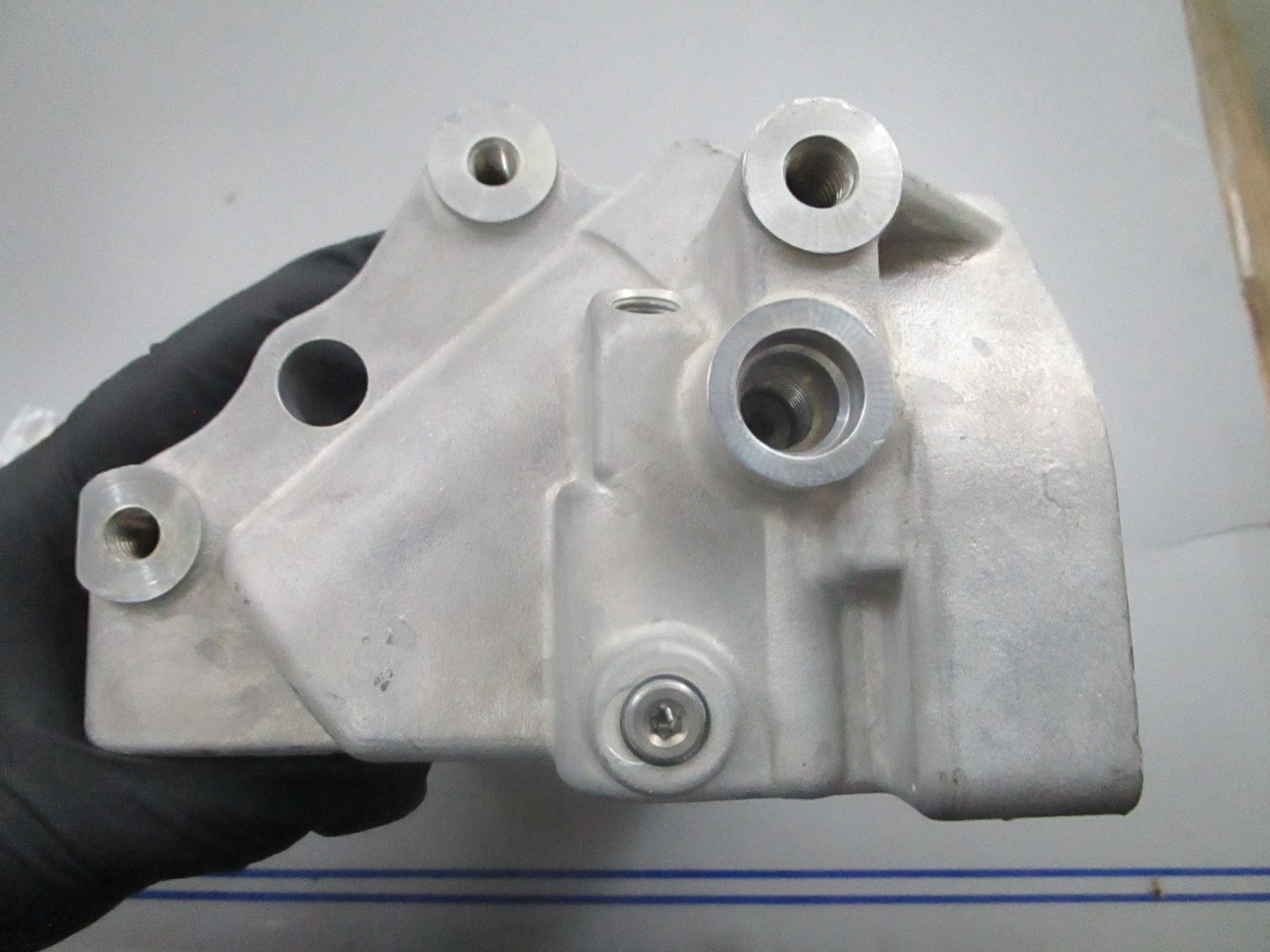 *NEW OEM* 0720 OMC Johnson Evinrude 1982- 1986 Trim Tilt Manifold 391099 0391099