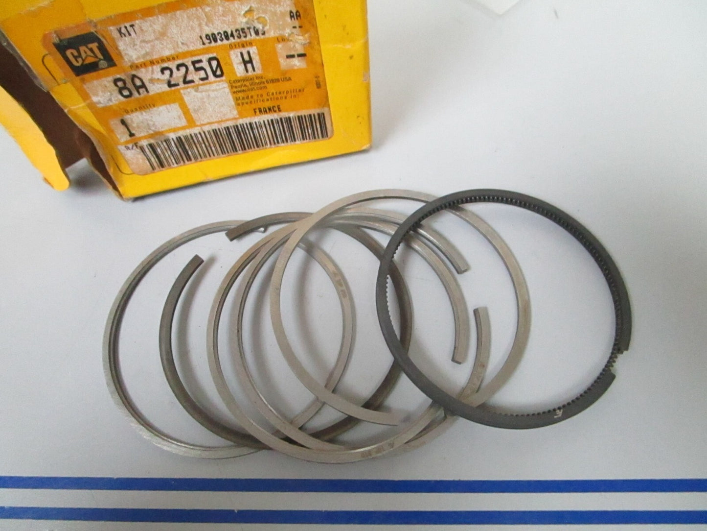 *NEW OEM* 0720 CAT Caterpillar Piston Ring Kit 8A-2250  8A-2250-H