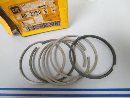 *NEW OEM* 0720 CAT Caterpillar Piston Ring Kit 8A-2250  8A-2250-H