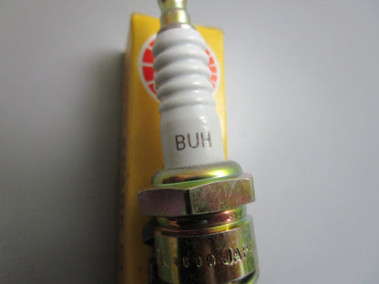 *NEW* (LOT OF 7) 0810 NGK Spark Plug BUH