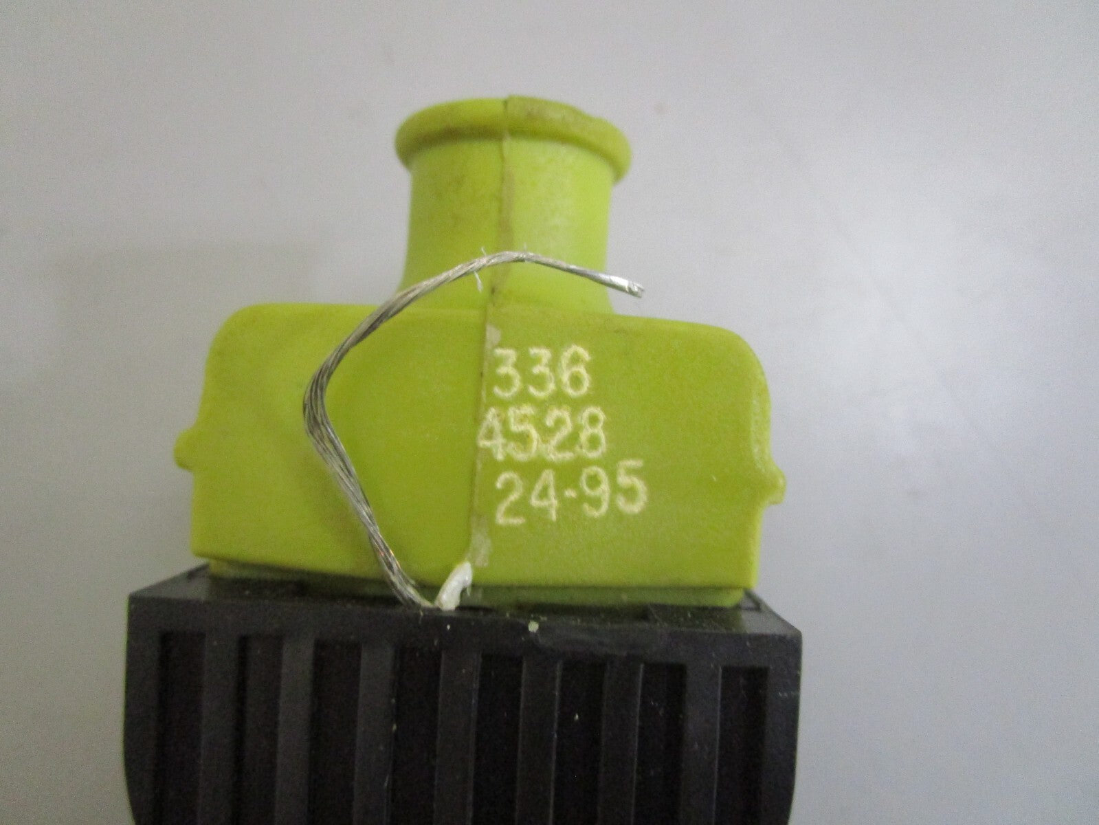 *NEW OEM* 0820 Mercury Quicksilver Ignition Coil Assy 336-4528A3