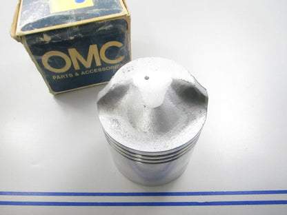 NEW OEM 377563 0377563 OMC Johnson Evinrude Piston 0810