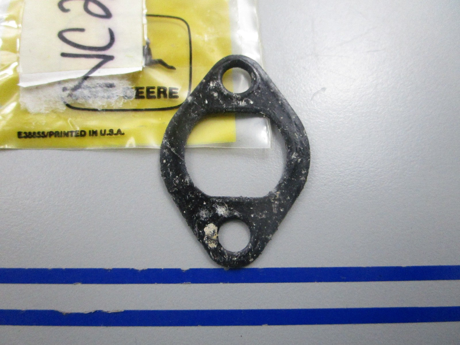 NEW OEM M68132 John Deere Gasket 0810