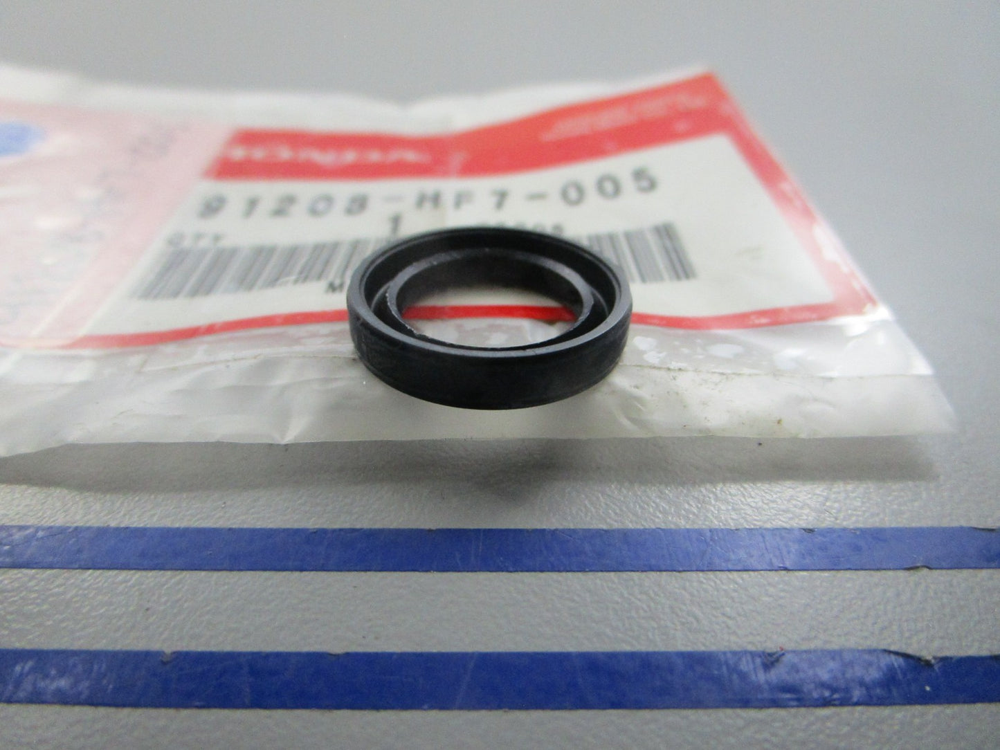 NEW OEM 91208-HF7-005 Honda Seal 0810
