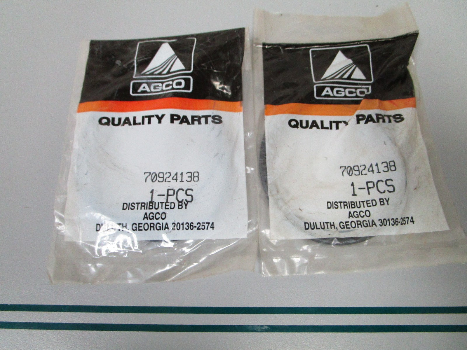 NEW OEM (LOT OF 2) 70924138 AGCO O-Ring 0810