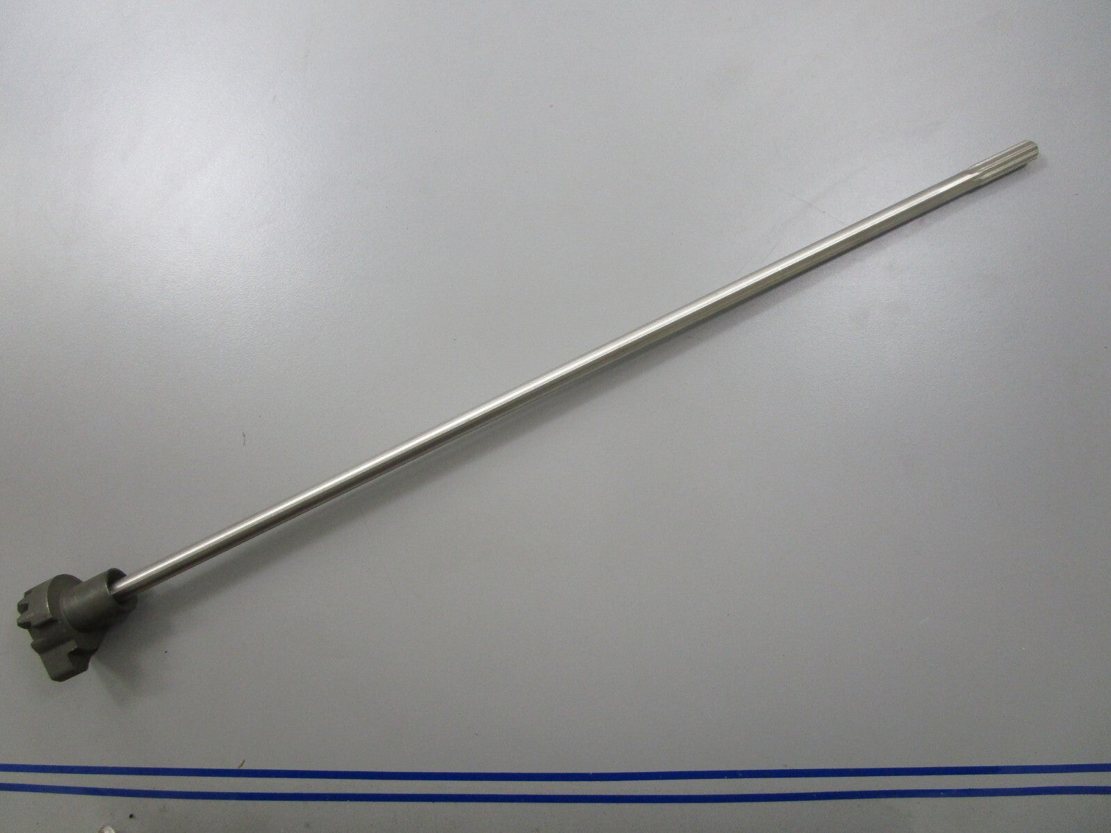 *NEW OEM* 0810 Mercury Quicksilver Shaft & Gear Assembly 61009A1