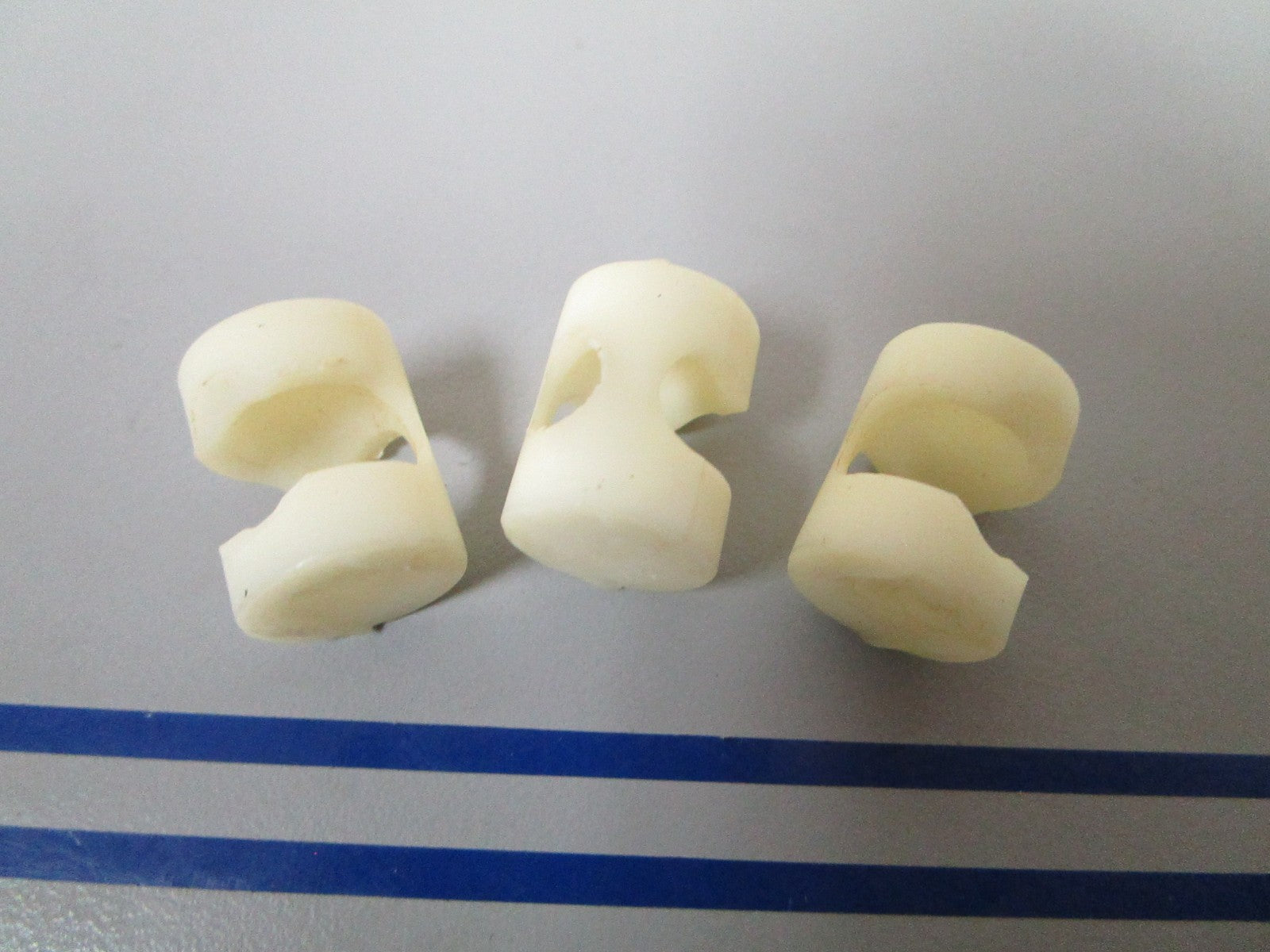 NEW OEM (LOT OF 3) 309724 0309724 OMC Johnson Evinrude Anchor Block 0810