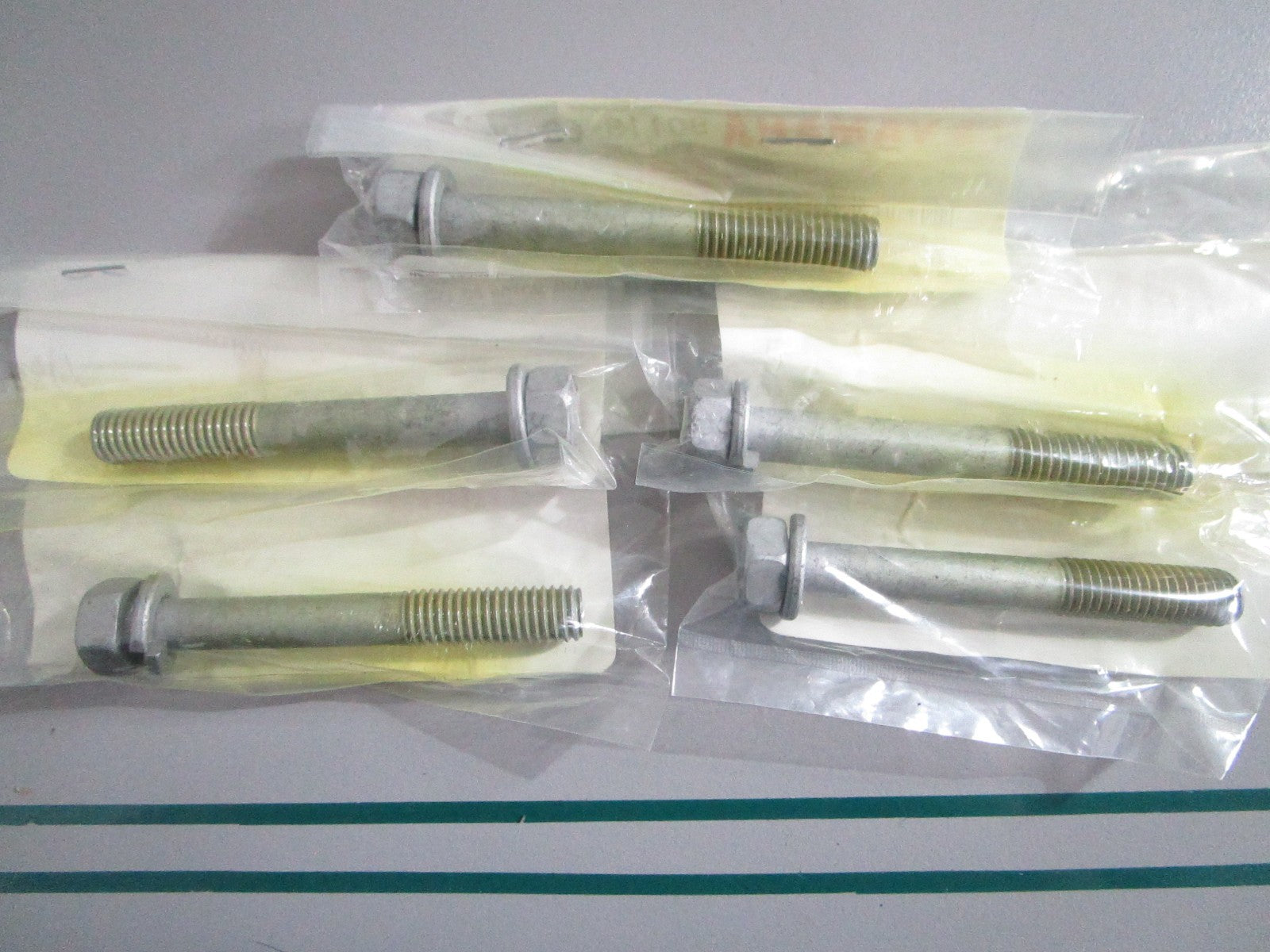 NEW OEM (LOT OF 5) 90110-08195-00 Yamaha Bolt w/ Washer 0820
