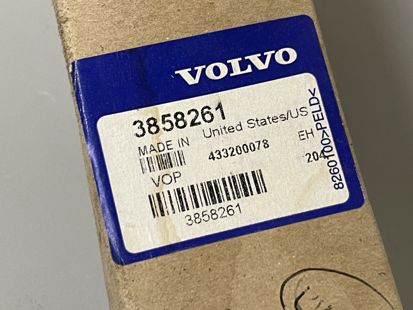 NEW OEM Volvo Penta 3858261 Fuel Pump 0670