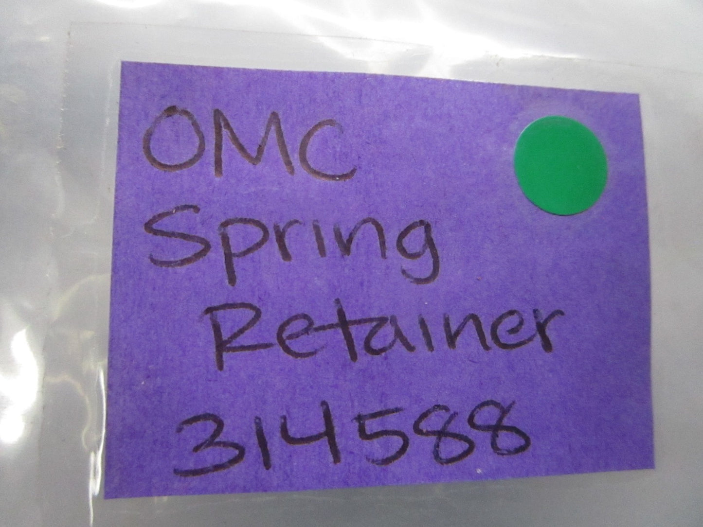 NEW OEM 314588 0314588 OMC Johnson Evinrude Spring Retainer 0810