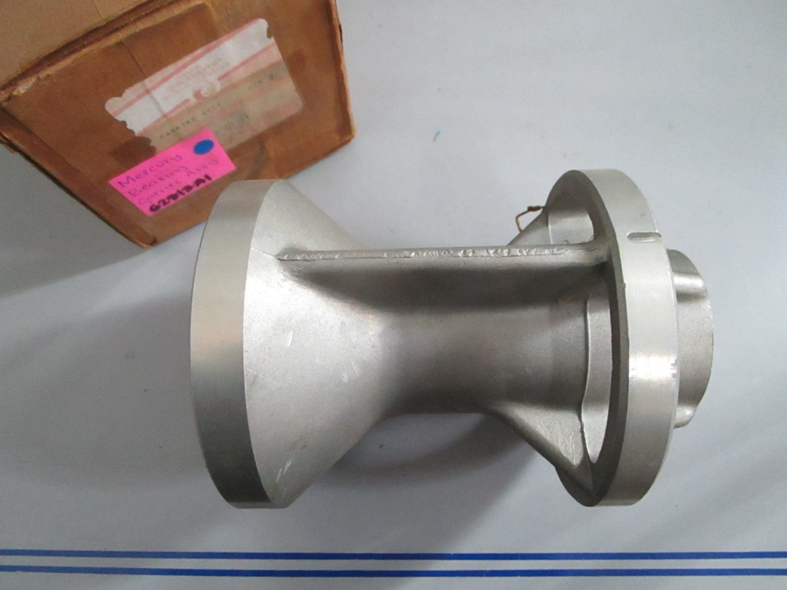 NEW OEM 62813A1 Mercury Quicksilver Bearing Carrier Assy 0820