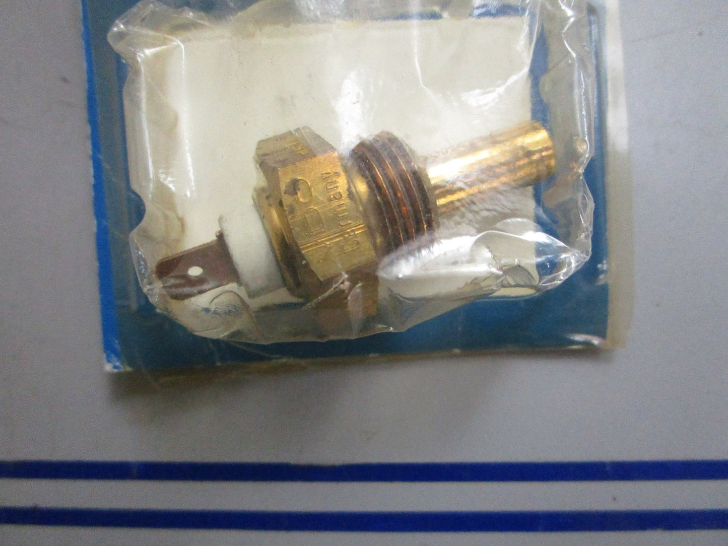 *NEW OEM* 0820 Volvo Penta Temperature Sensor 840074