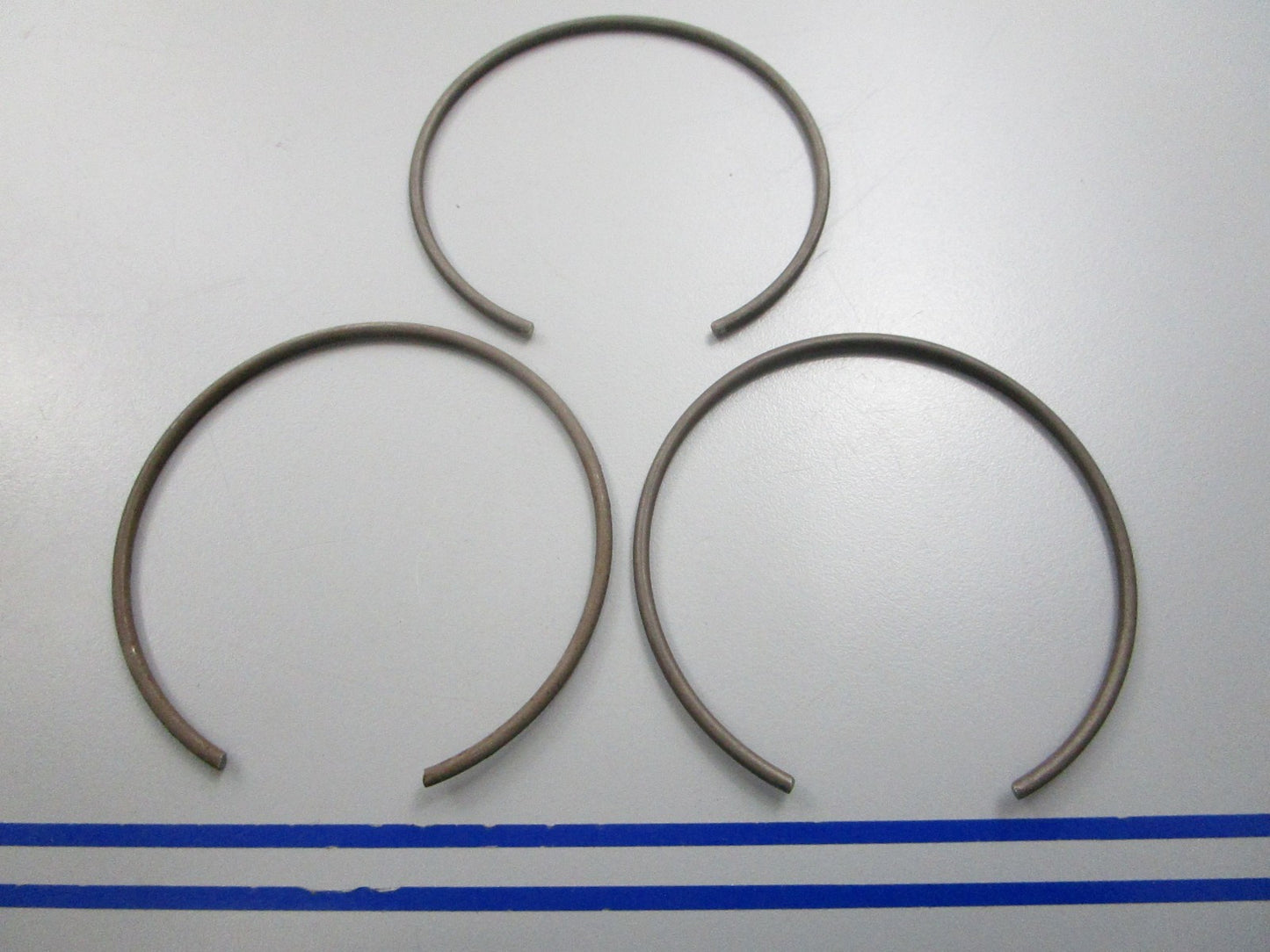 NEW OEM (LOT OF 3) 305558 0305558 OMC Johnson Evinrude Retaining Ring 0810