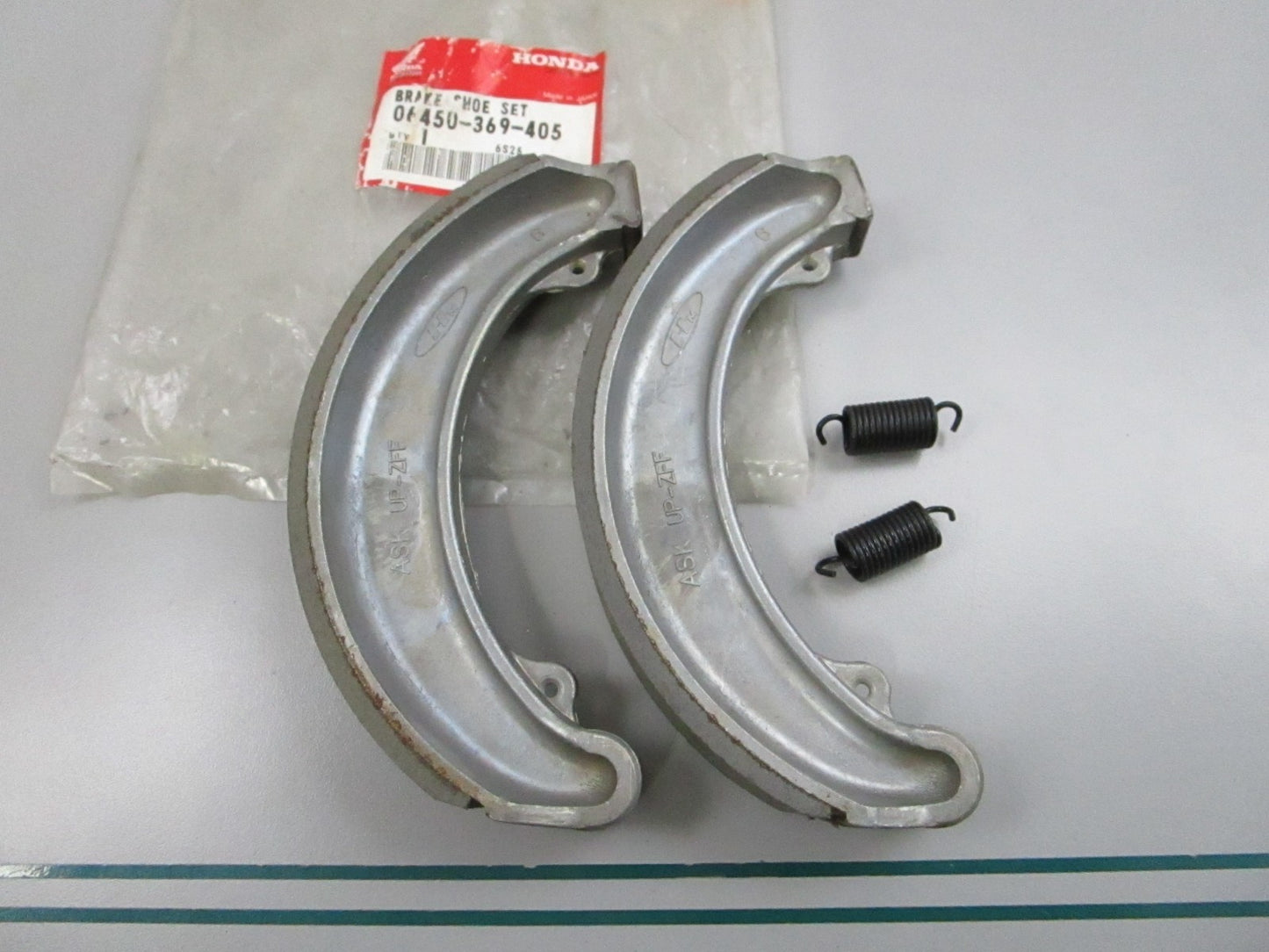 NEW OEM 06430-369-405 Honda Brake Shoe Set 0810