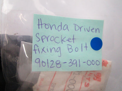 NEW OEM 90128-391-000 Honda Driven Sprocket Fixing Bolt 0810