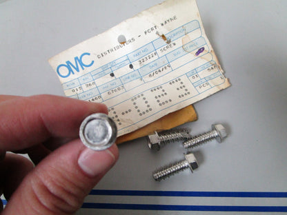 NEW OEM (LOT OF 4) 323228 0323228 OMC Johnson Evinrude Screw 0810