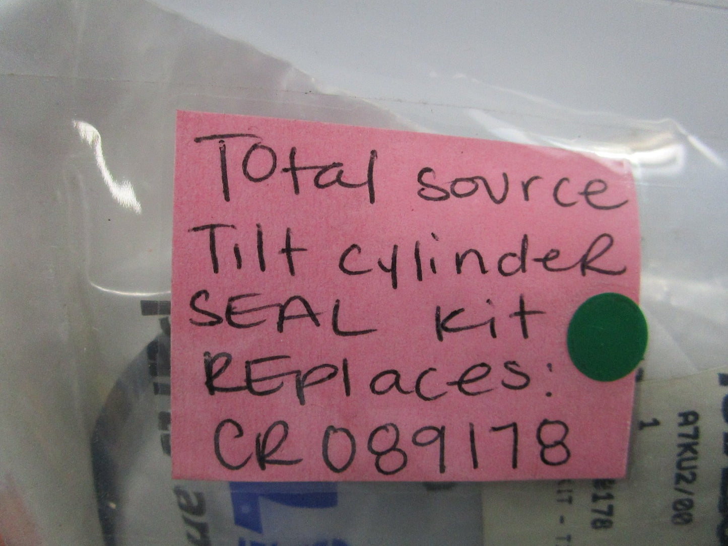 NEW Replaces: CR089718 Total Source Tilt Cylinder Seal Kit 0810