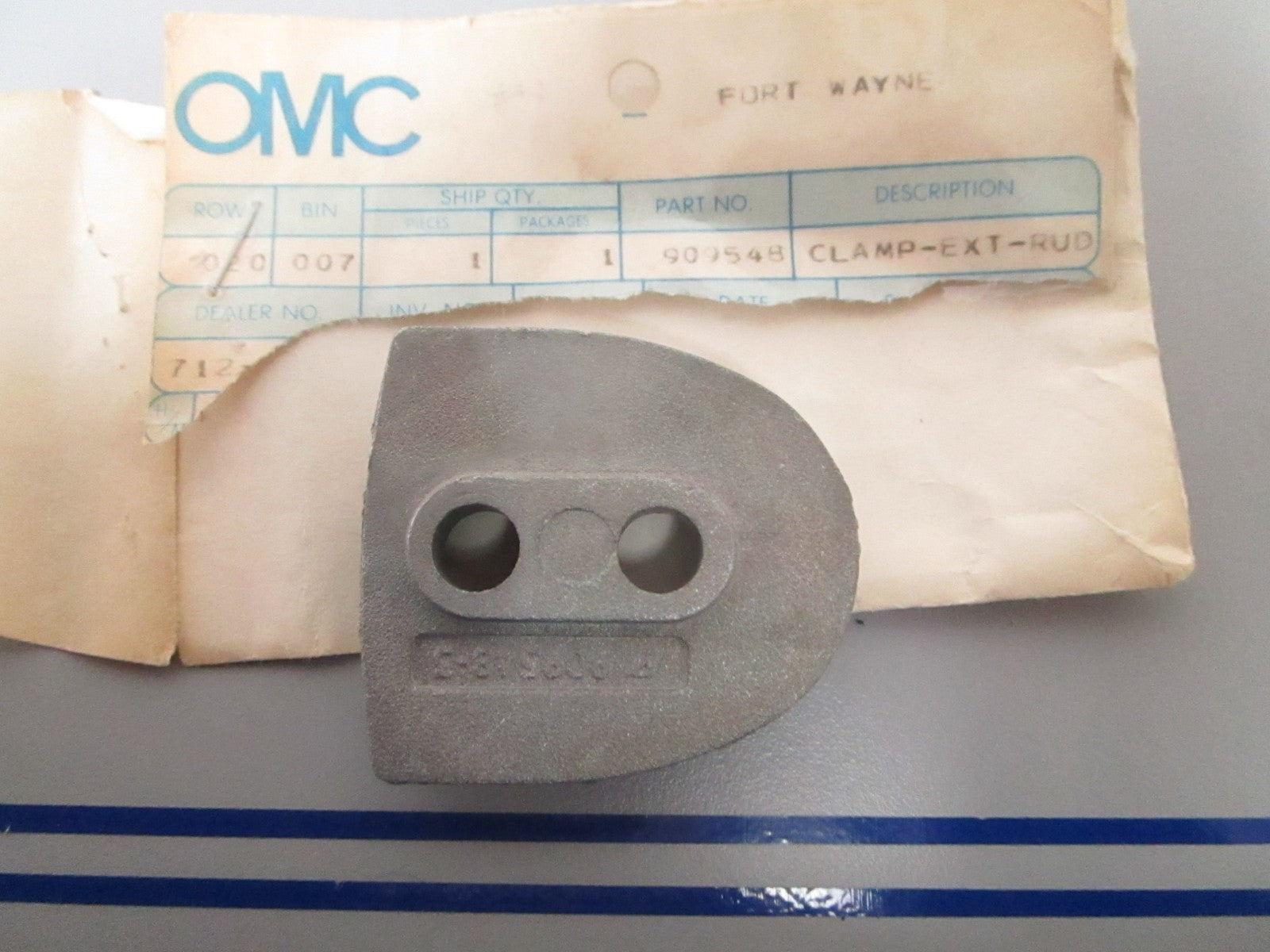 NEW OEM 909548 0909548 OMC Johnson Evinrude Rudder Clamp 0810