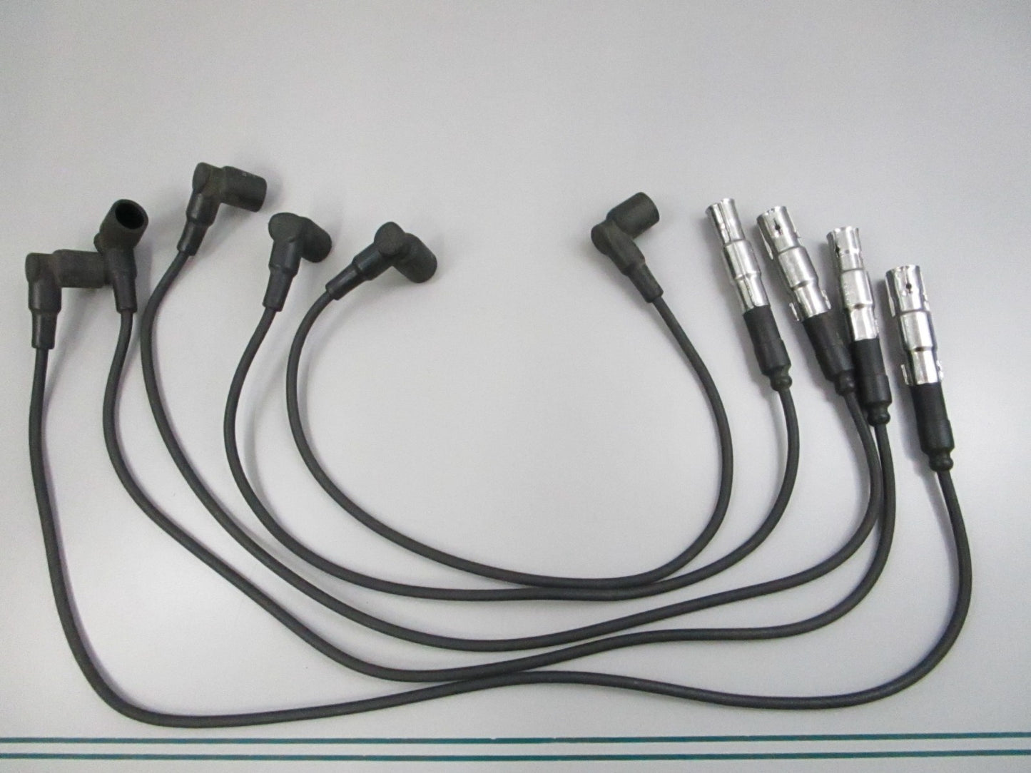 NEW OEM 1021509918 Mercedes-Benz Spark Plug Wire Set 0810