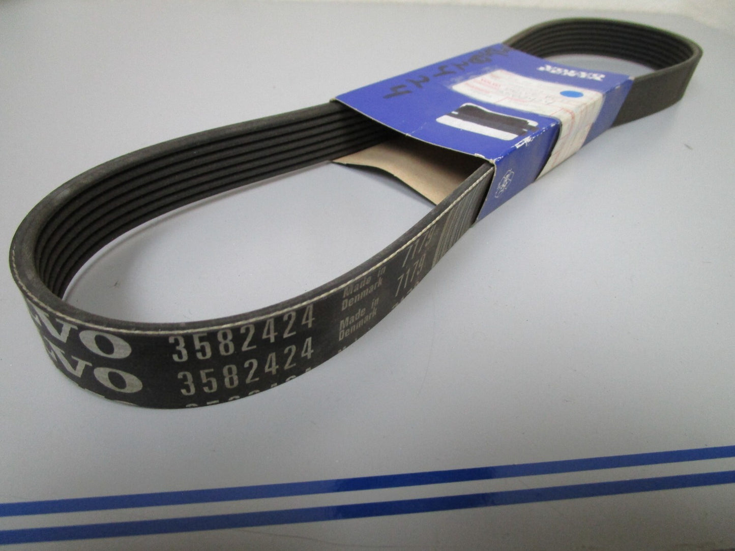 *NEW OEM* 0720 Volvo Penta Drive Belt 3582424