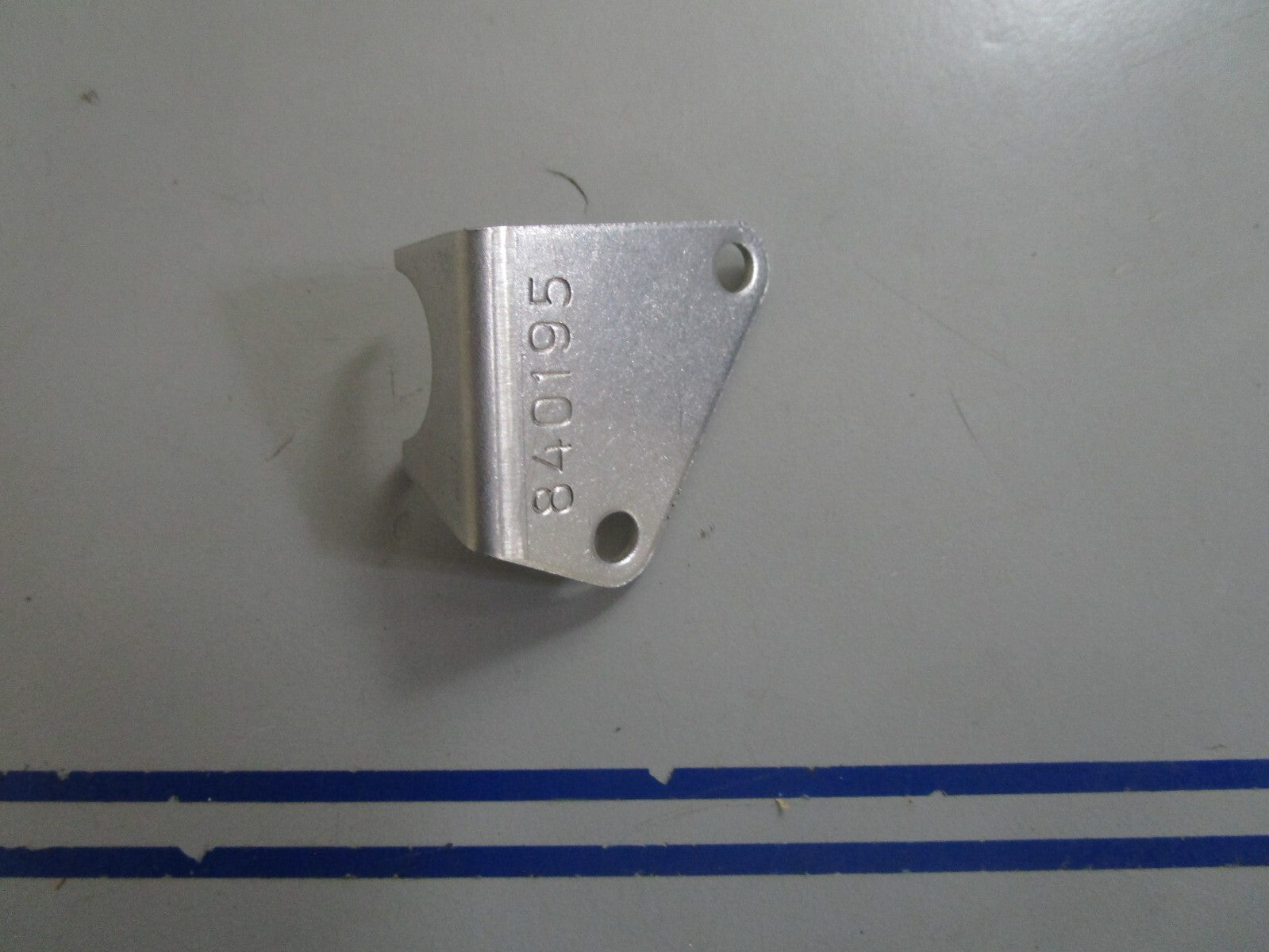 *NEW OEM* 0810 Volvo Penta Clamp Bracket 840195