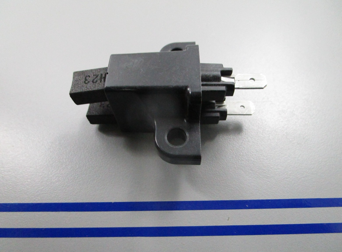 *NEW OEM* 0810 Generac 2 Position Brush Holder Assembly 0J8415