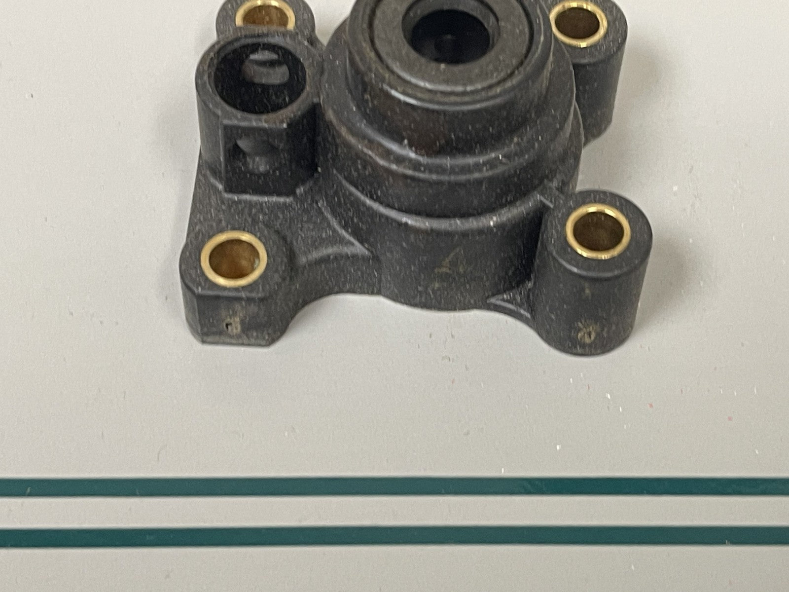 NEW OEM 388289 Johnson Evinrude Water Pump Impeller Housing 0670