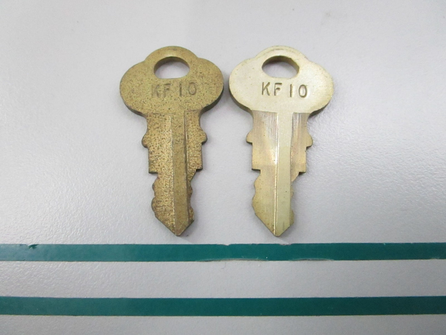 NEW OEM (LOT OF 2) 501525 05015275 OMC Johnson Evinrude KF 10 Ignition Key 0810