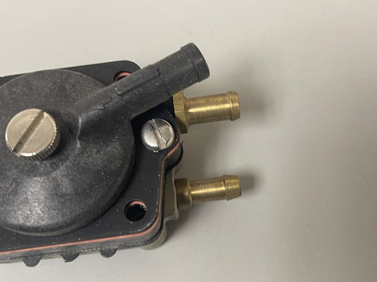 NEW OEM 438559 Johnson Evinrude Fuel Pump 0670