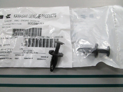 NEW OEM (LOT OF 2) 920390751 Kawasaki Rivet 0810