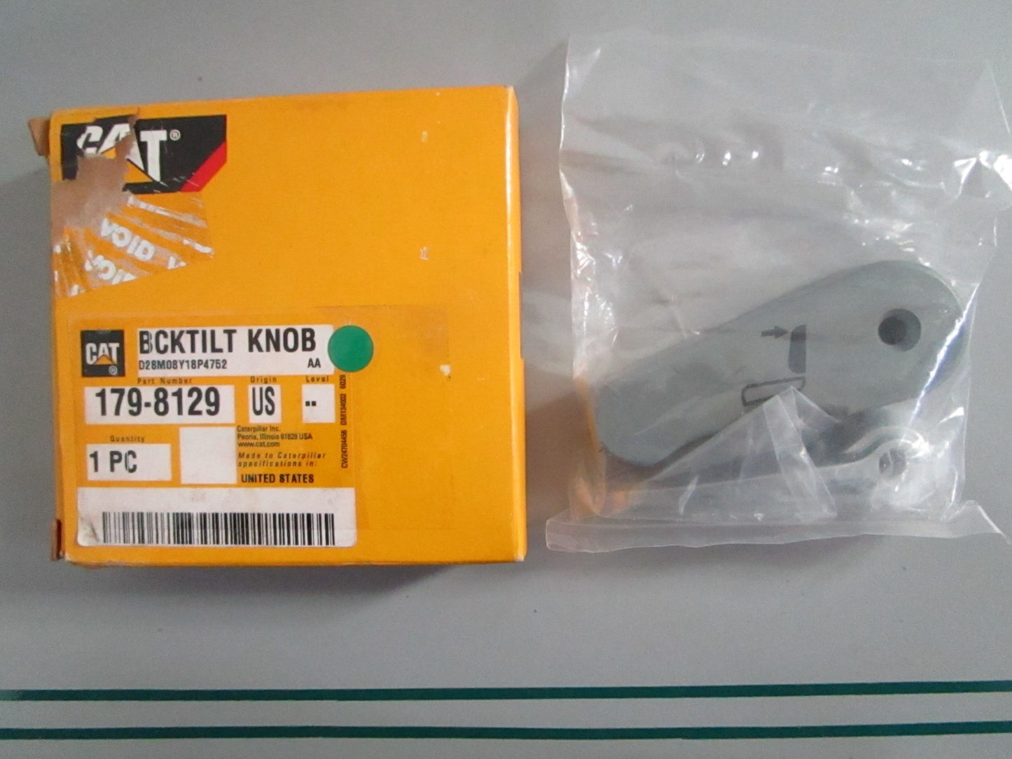 NEW OEM 179-8129 CAT Backtilt Knob 0820