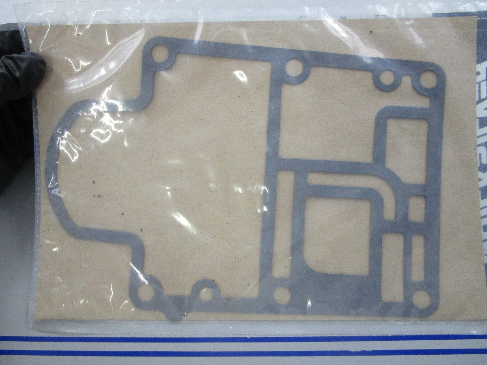 NEW OEM 27-8M0000822 Mercury Quicksilver Gasket 0810