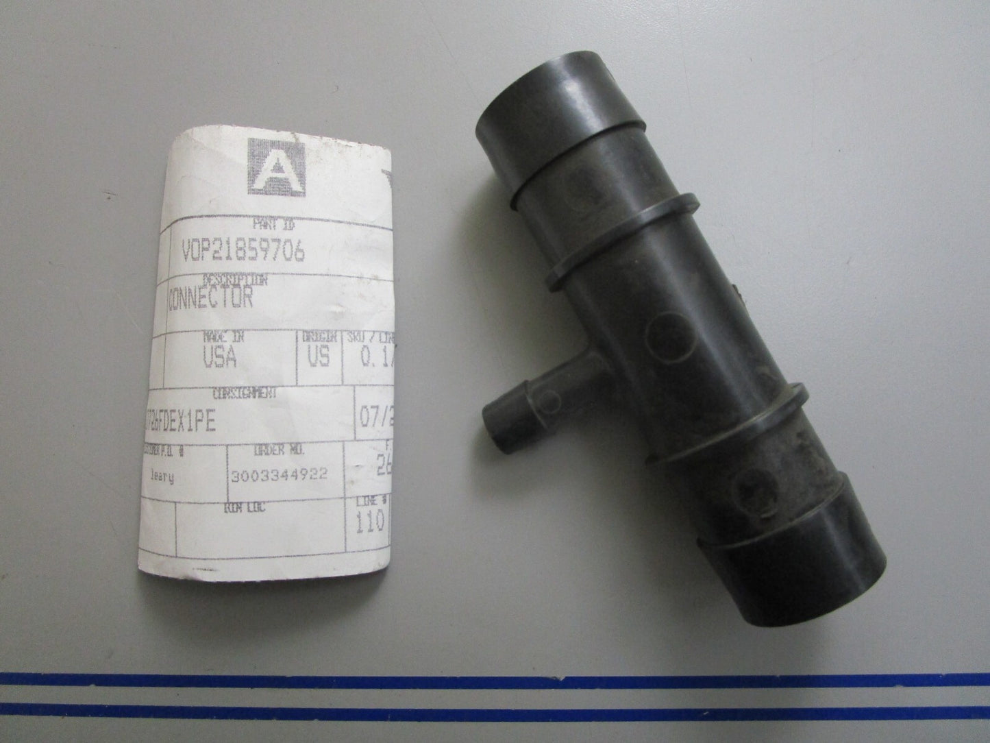 *NEW OEM* 0820 Volvo Penta Connector 21859706