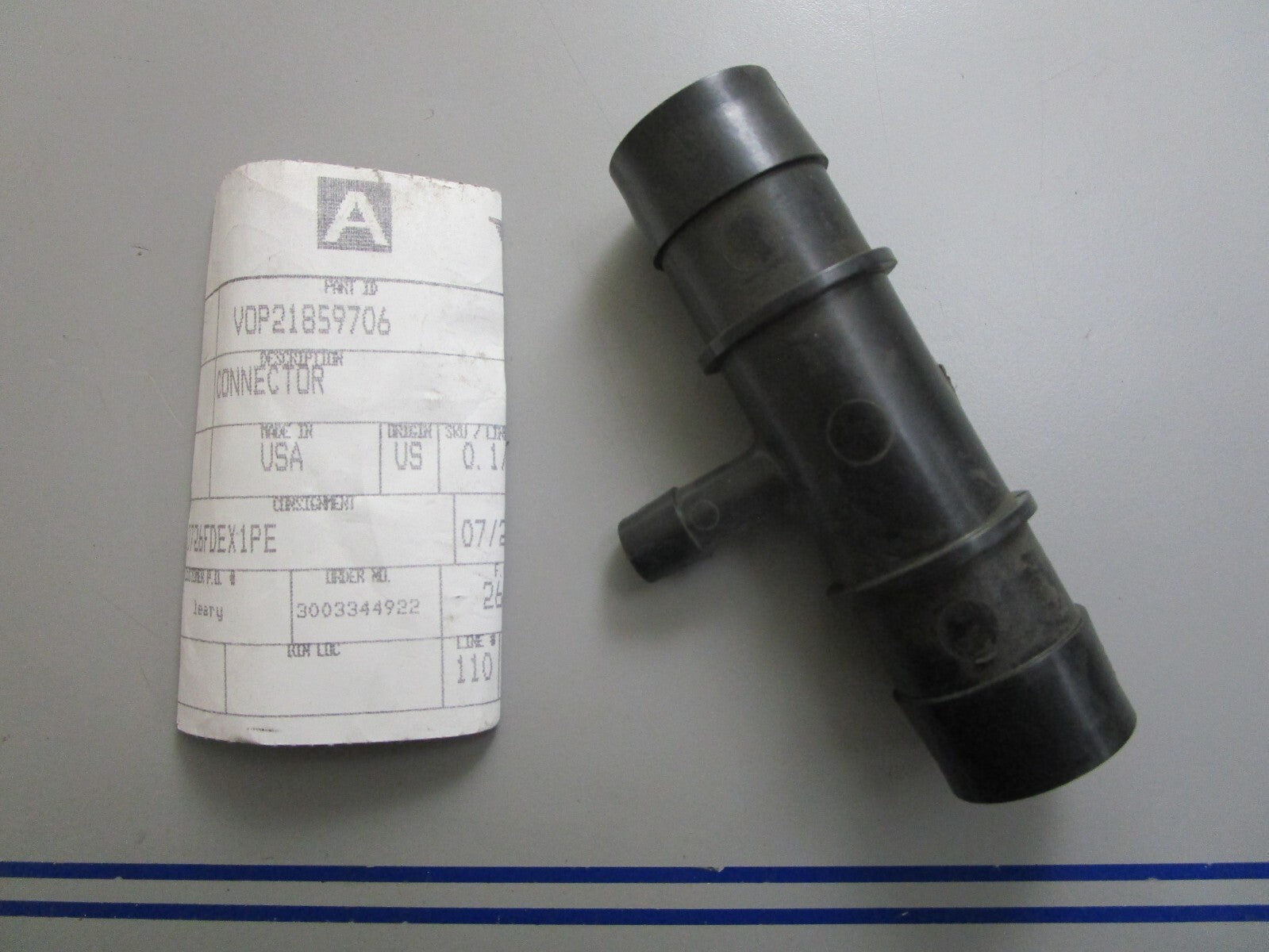 *NEW OEM* 0820 Volvo Penta Connector 21859706