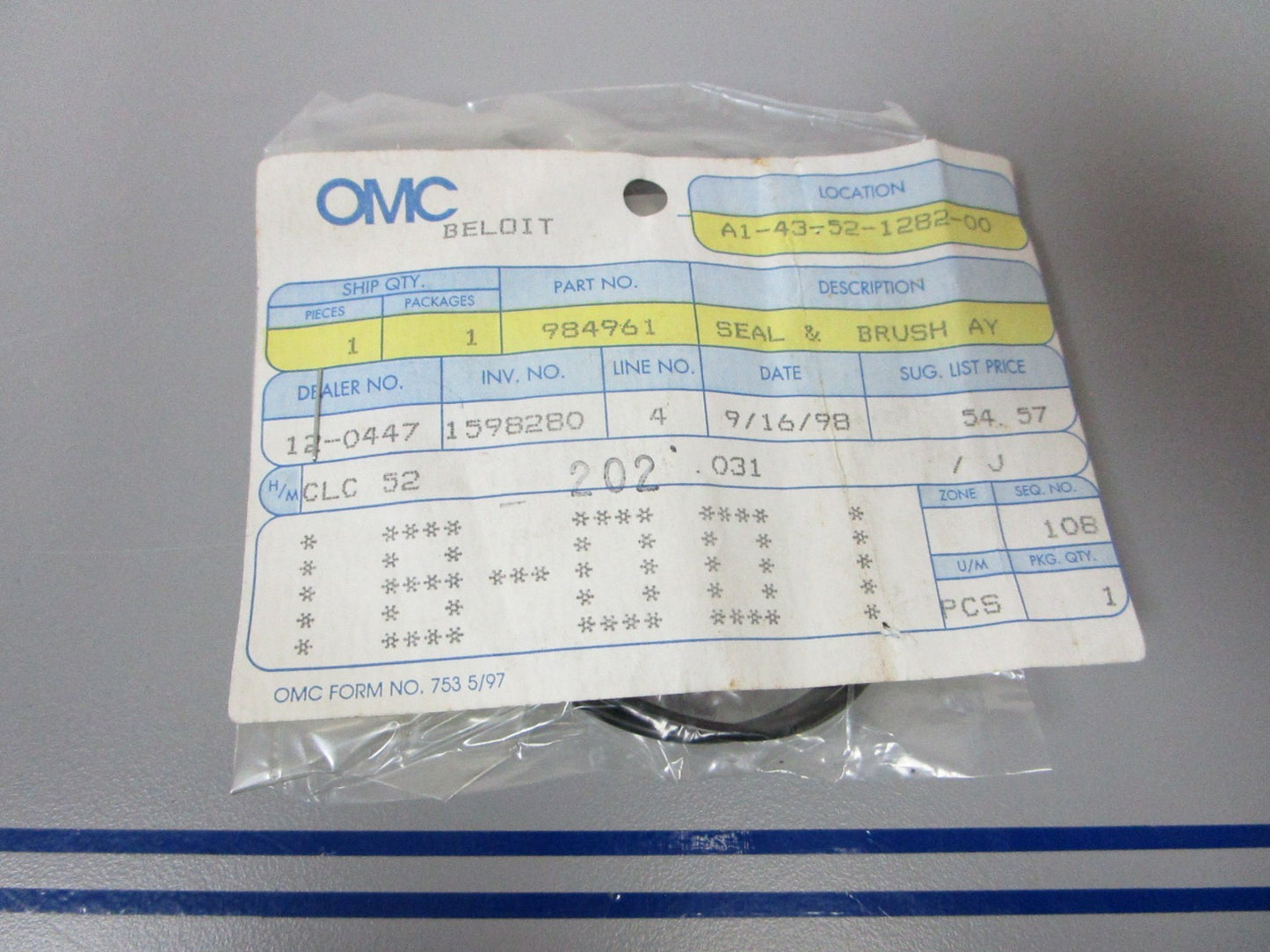 NEW OEM 984961 0984961 OMC Johnson Evinrude Seal & Brush Set 0720