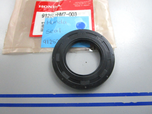 NEW OEM 91252-HM7-003 Honda Seal 0810