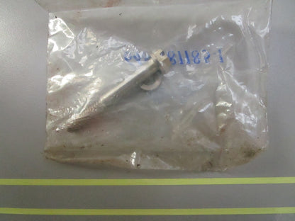 *NEW OEM* 0810 OMC Johnson Evinrude Screw 981185 0981185